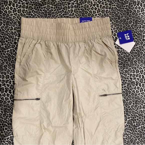 Women's High-Rise Cargo Joggers JoyLab NWT Tan - Picture 5 of 9